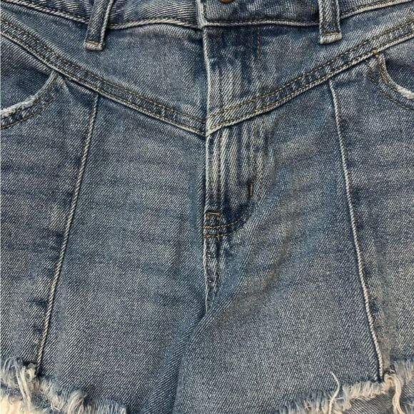 Rewash Fringe Hem High Rise Denim Shorts Size 29 - Picture 8 of 9